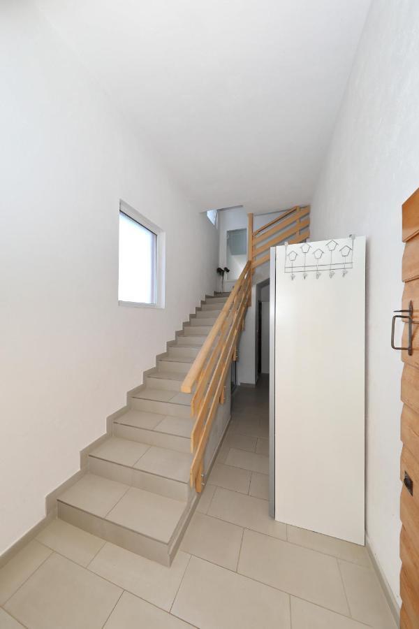Apartment With Private Pool Sukošan Exterior foto